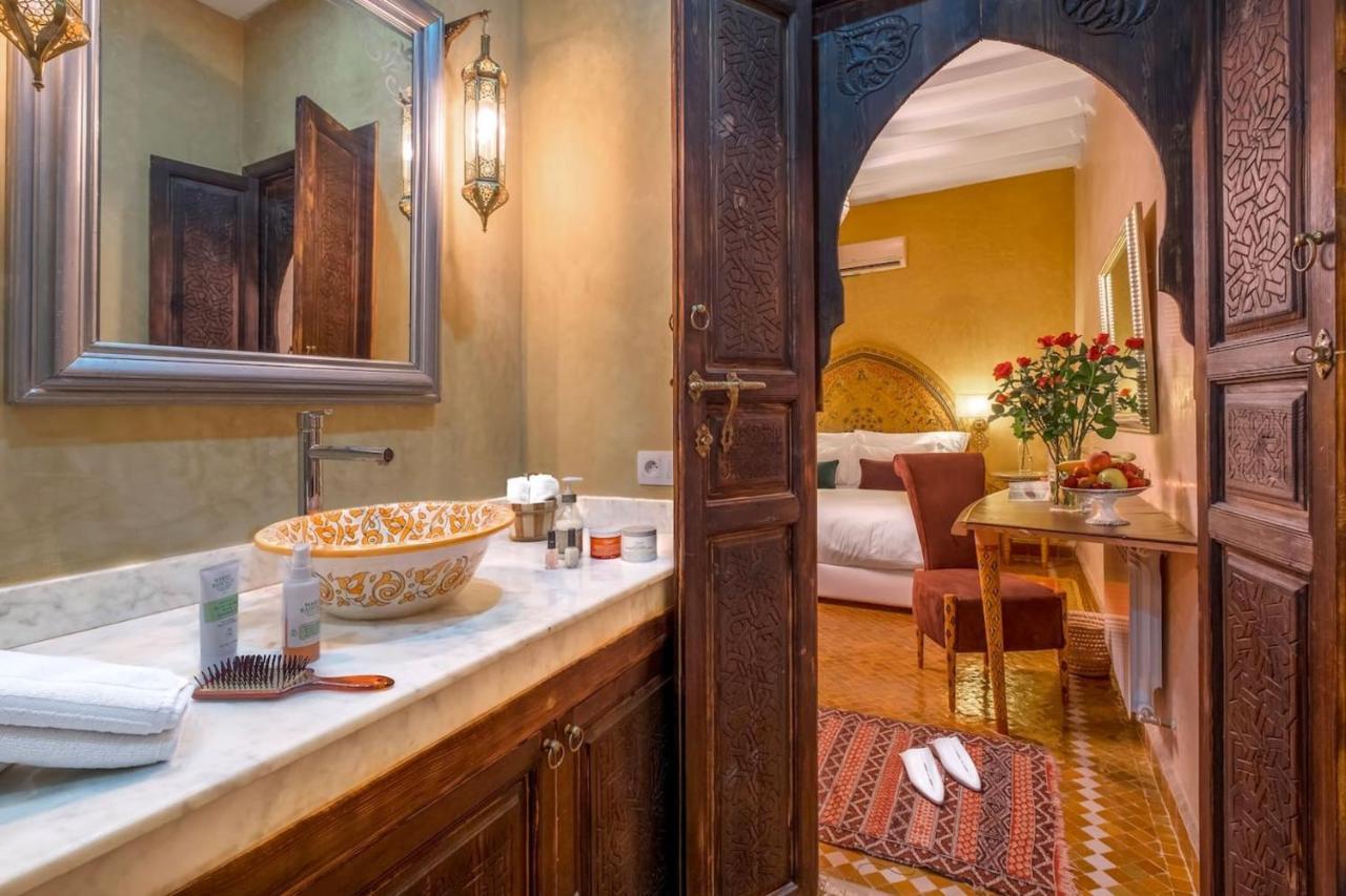 7 Bedrooms With View Private Pool And Enclosed Garden At Villa *