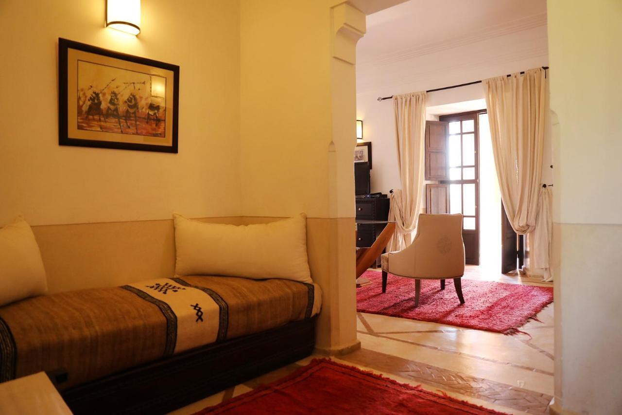 Le Perroquet Bleu Guest house