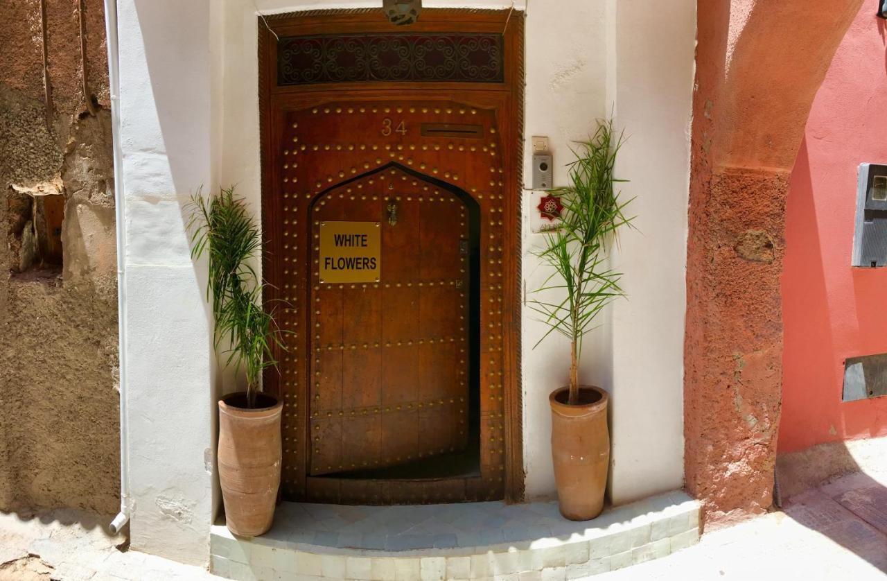 Gasthuis White Flowers Marrakesh