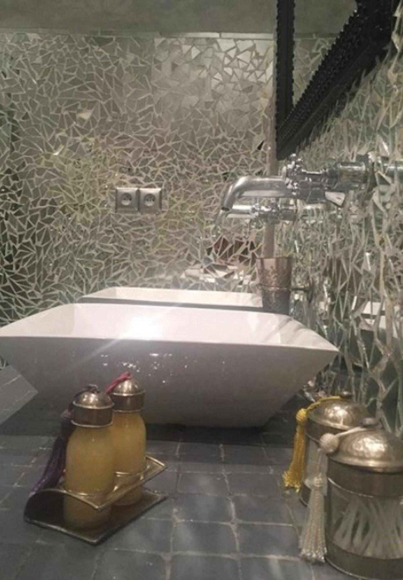 Hotel Origines 4*