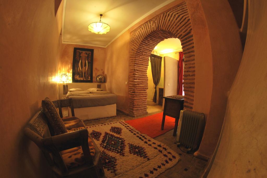 Bamileke Riad 3*