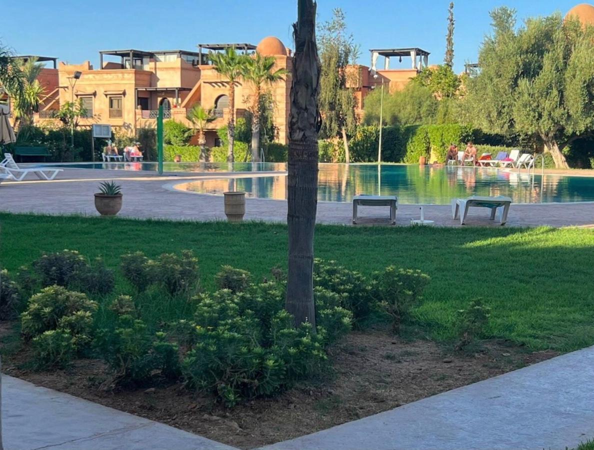 Apartment Dans Avec Golf, Piscine