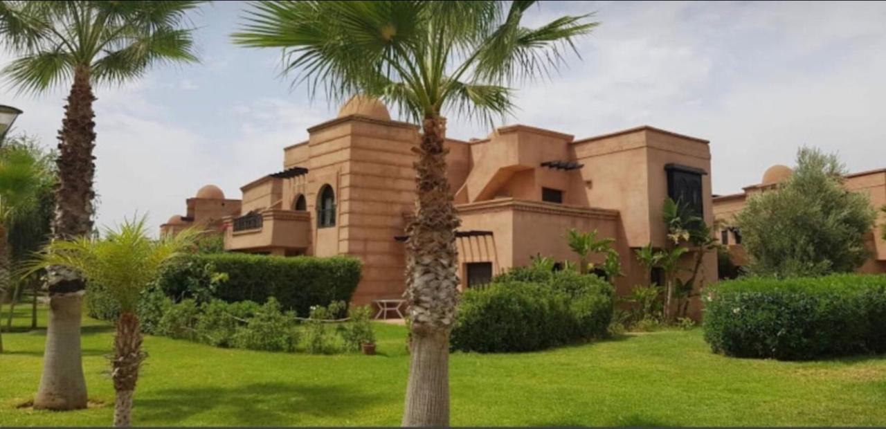 Dans Avec Golf, Piscine Apartment