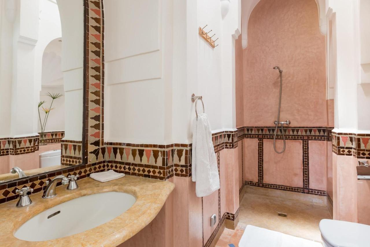 Pauline With Private Pool & Garden, Service And No Insight. Villa *