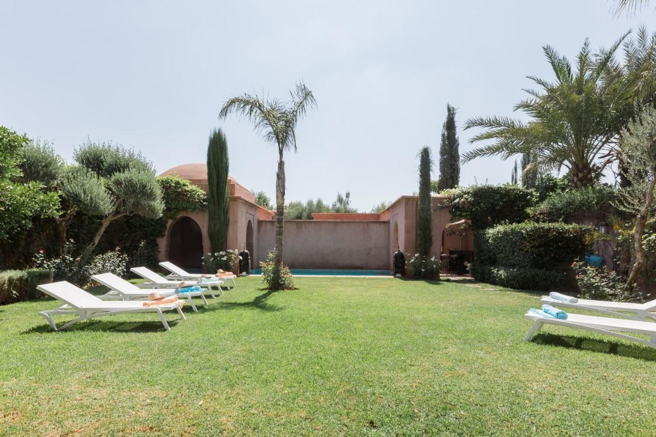 Pauline With Private Pool & Garden, Service And No Insight. Villa *