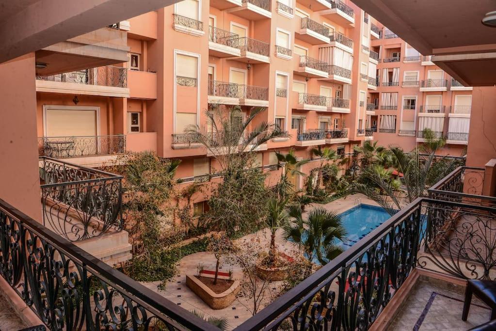 Beautiful, Great Equipped 122 M Near Majorelle Garden And Gueliz With Pool Views And A Large Balcony And Terrace Appartement *