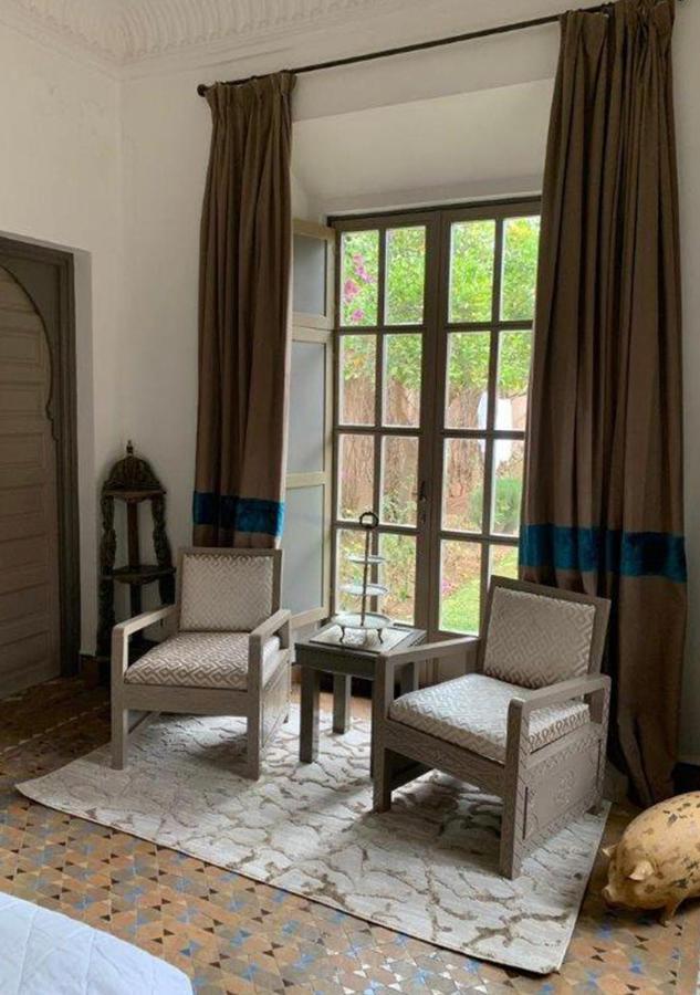 Villa Pauline With Private Pool & Garden, Service And No Insight.