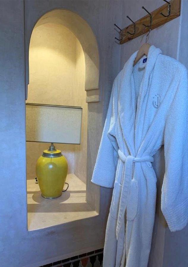 Villa Pauline With Private Pool & Garden, Service And No Insight. *