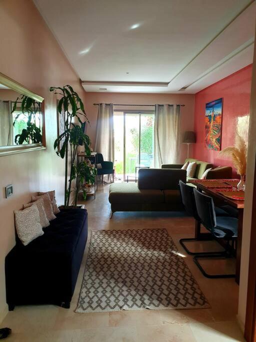 Very Charming Home, Garden, Great Location, Golf View & Direct Access Pool Appartamento *