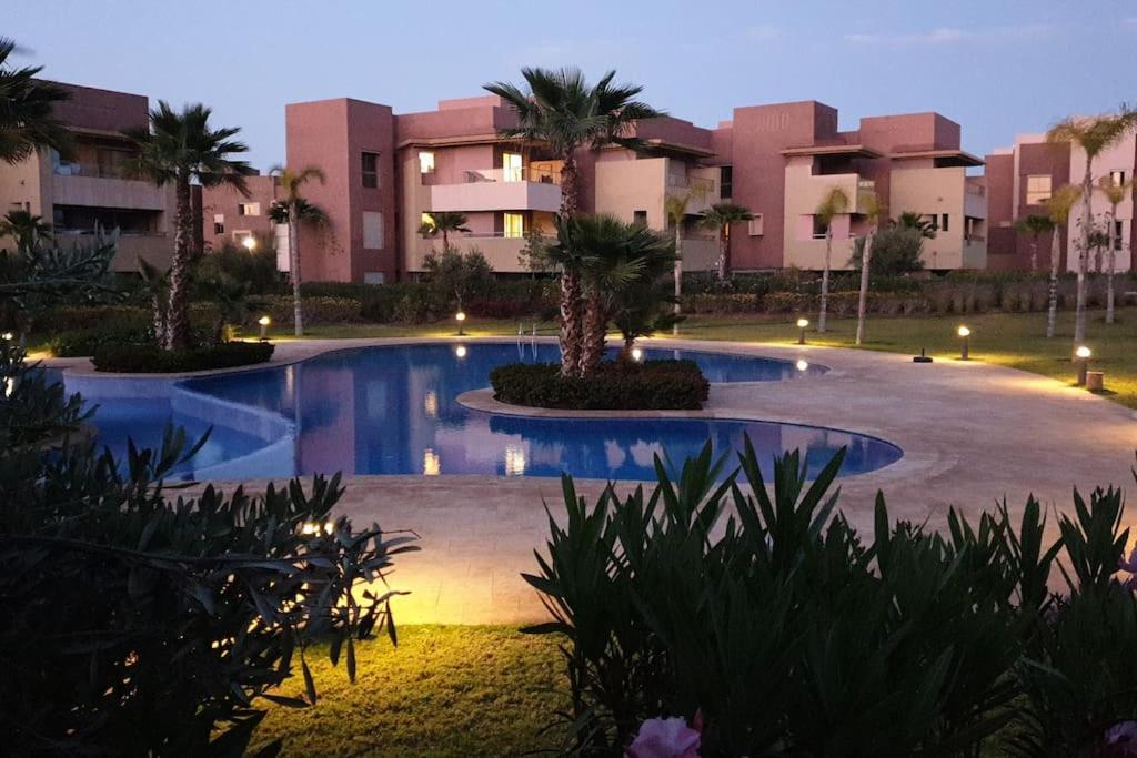 Very Charming Home, Garden, Great Location, Golf View & Direct Access Pool Appartamento *