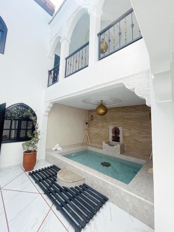 Riad Riad Sr 3 *