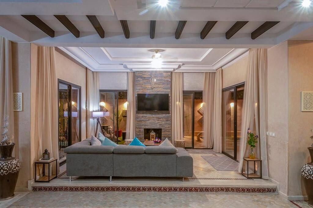 Charmante Azao, Jusqu'a 6 Chambres, Avec Piscine Et Jacuzzi Prives, En Fermee Villa Marrakesh