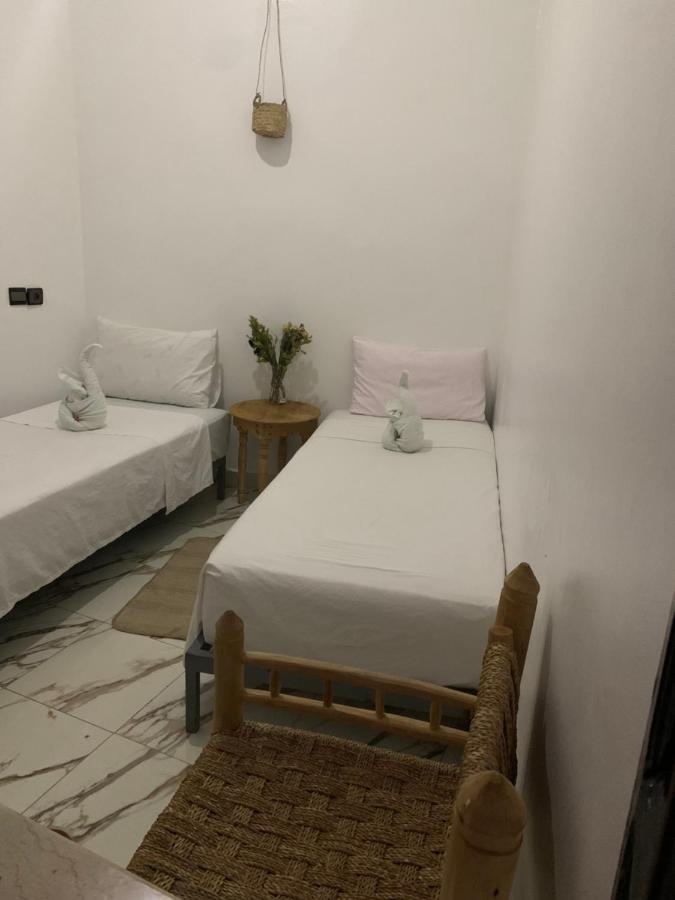 Couette-café Yenna 2*