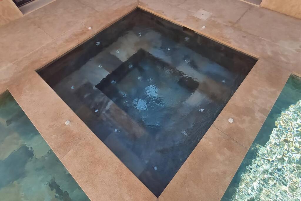 Villa Charmante Azao, Jusqu'a 6 Chambres, Avec Piscine Et Jacuzzi Prives, En Fermee *
