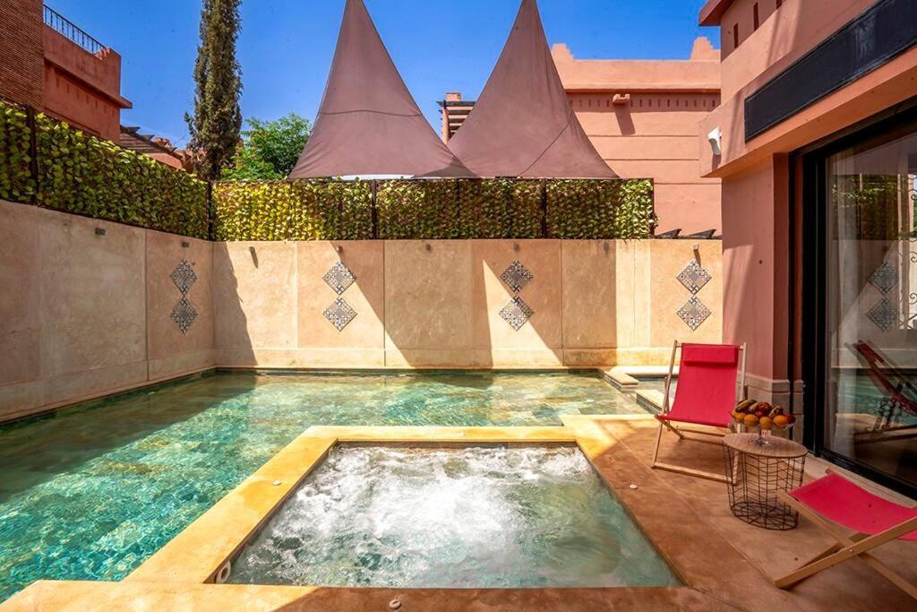 Charmante Azao, Jusqu'a 6 Chambres, Avec Piscine Et Jacuzzi Prives, En Fermee Villa *