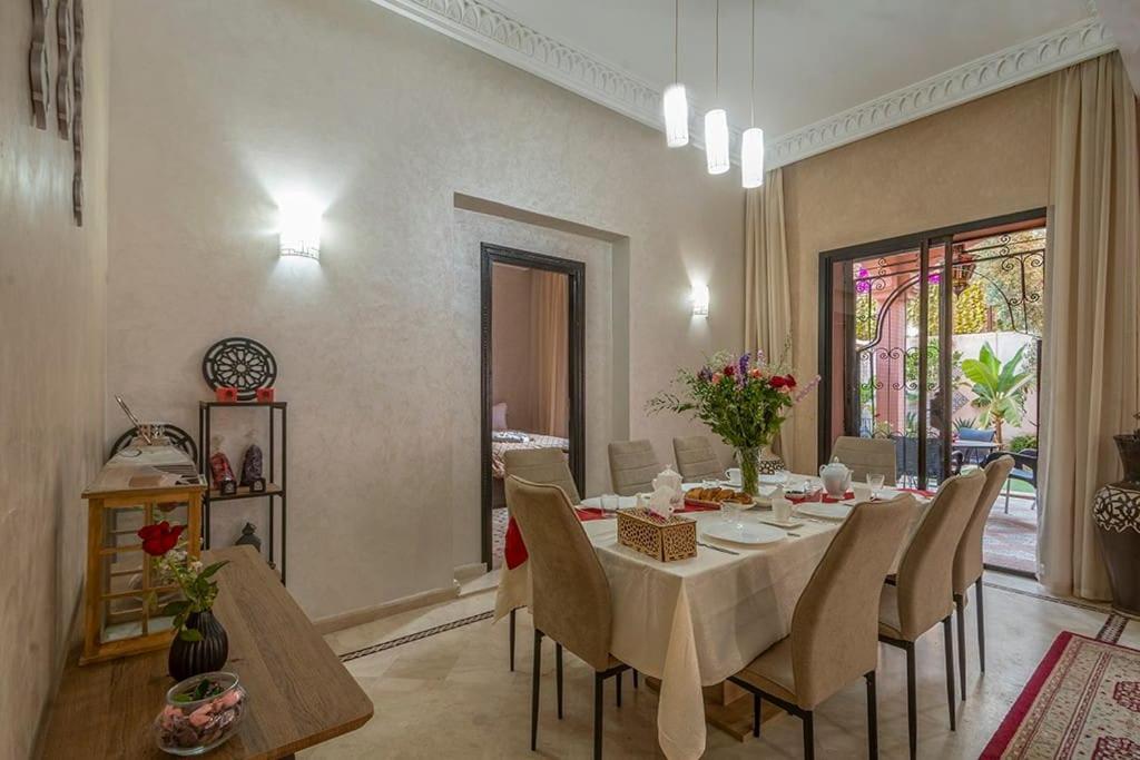 Charmante Azao, Jusqu'a 6 Chambres, Avec Piscine Et Jacuzzi Prives, En Fermee Villa *