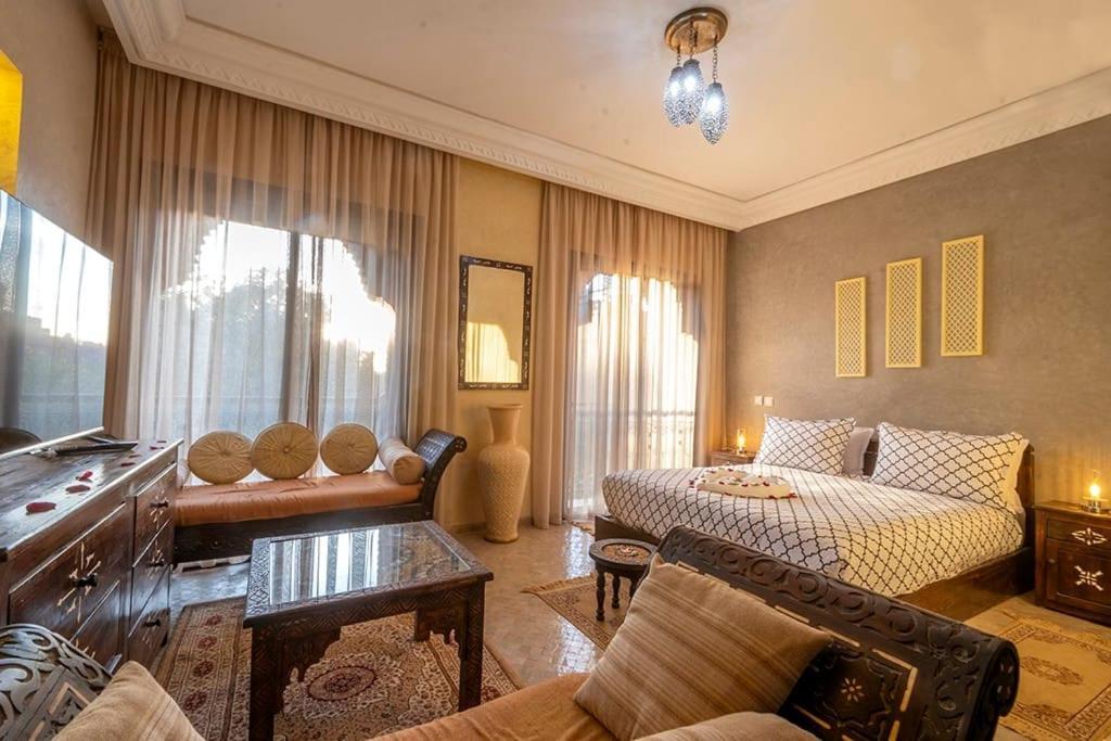 Villa Charmante Azao, Jusqu'a 6 Chambres, Avec Piscine Et Jacuzzi Prives, En Fermee *