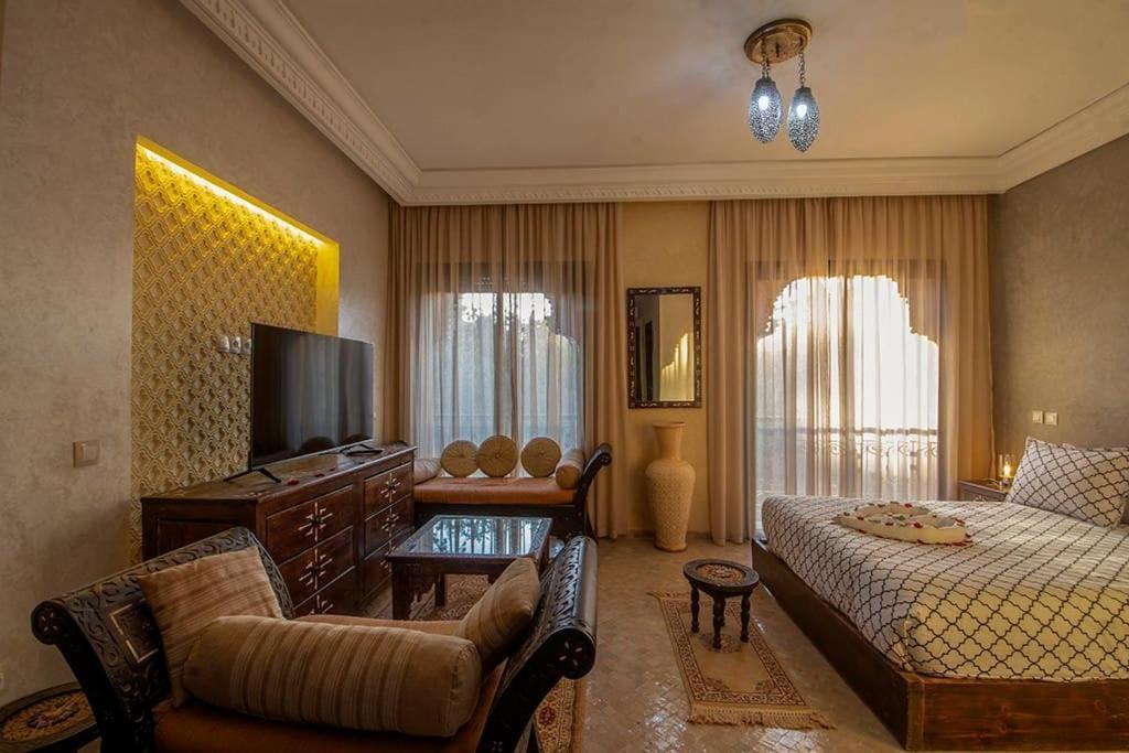 Charmante Azao, Jusqu'a 6 Chambres, Avec Piscine Et Jacuzzi Prives, En Fermee *