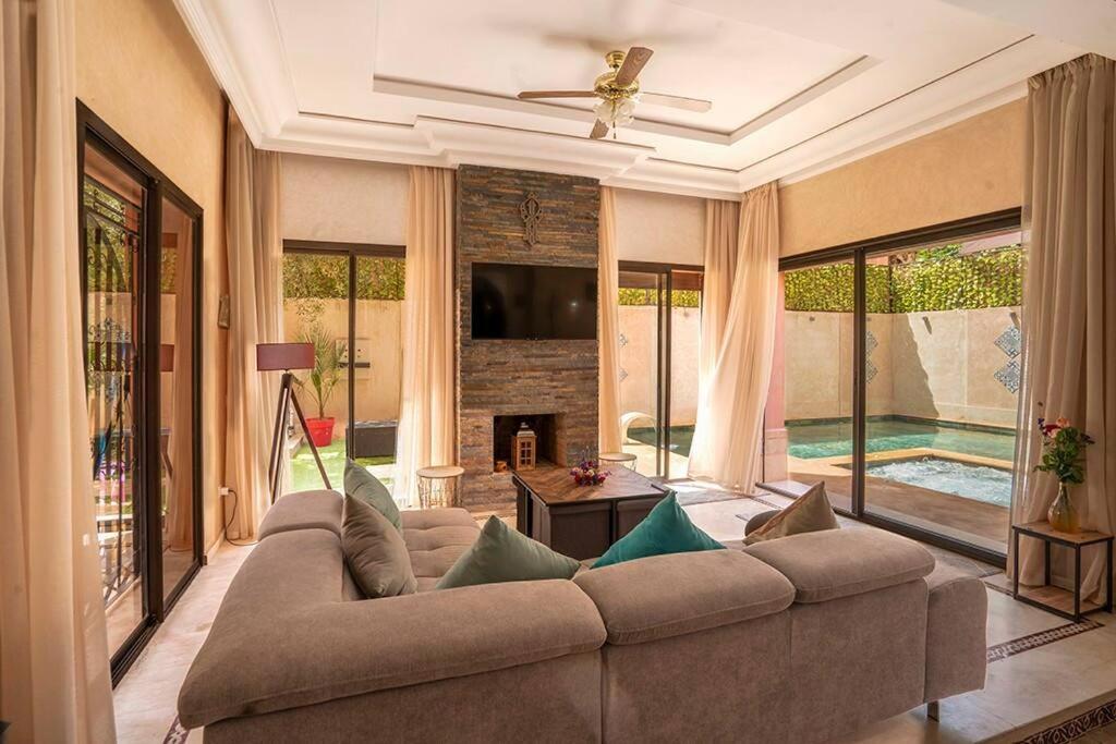 Villa Charmante Azao, Jusqu'a 6 Chambres, Avec Piscine Et Jacuzzi Prives, En Fermee Marrakesh