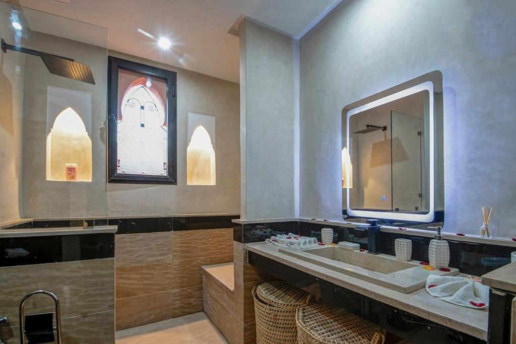 Charmante Azao, Jusqu'a 6 Chambres, Avec Piscine Et Jacuzzi Prives, En Fermee * Marrakesh