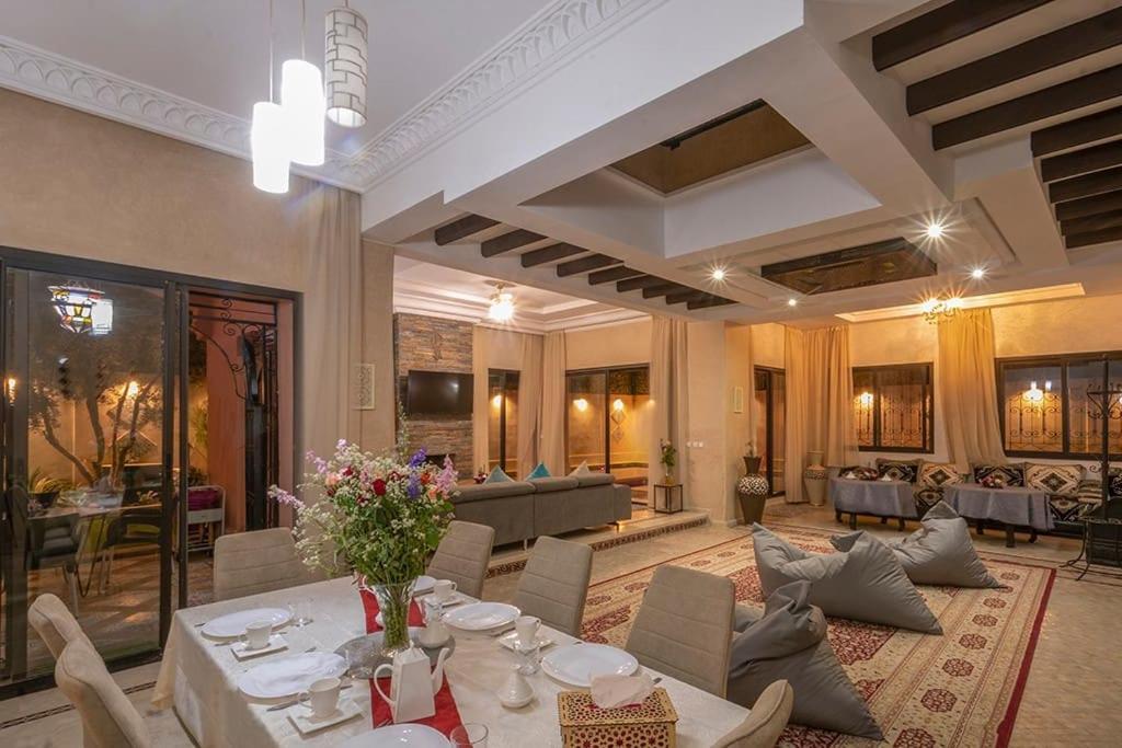 Charmante Azao, Jusqu'a 6 Chambres, Avec Piscine Et Jacuzzi Prives, En Fermee Villa *