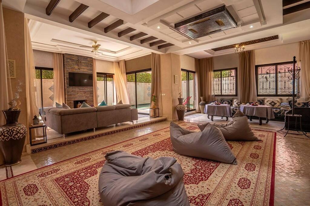 Charmante Azao, Jusqu'a 6 Chambres, Avec Piscine Et Jacuzzi Prives, En Fermee Villa Marrakesh