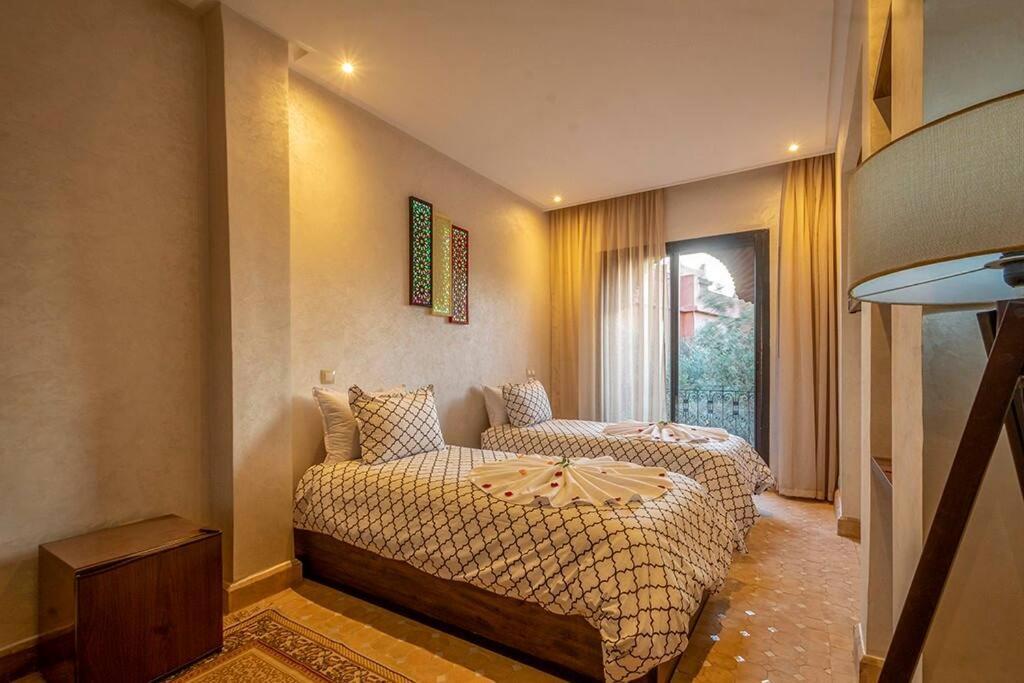 Villa Charmante Azao, Jusqu'a 6 Chambres, Avec Piscine Et Jacuzzi Prives, En Fermee *