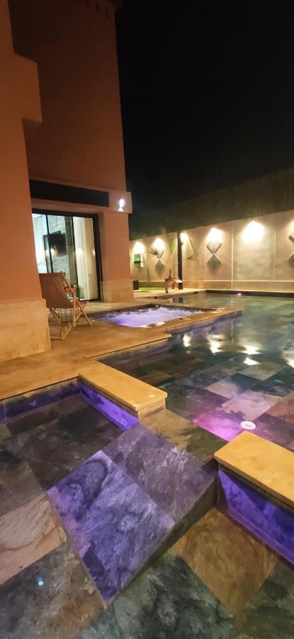 Villa Charmante Azao, Jusqu'a 6 Chambres, Avec Piscine Et Jacuzzi Prives, En Fermee