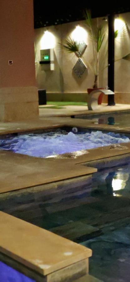 Charmante Azao, Jusqu'a 6 Chambres, Avec Piscine Et Jacuzzi Prives, En Fermee *