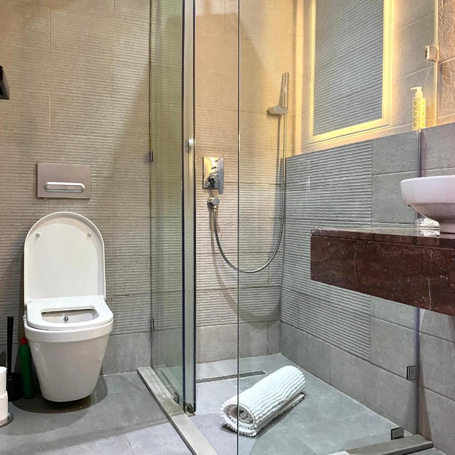 Appartement Rooftop Pool, Bright & Cozy In City Center Marrakesh