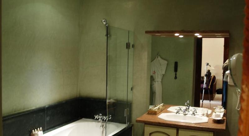 The Red House 5*