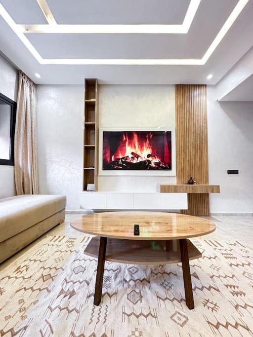 Spacious Duplex With Pool Near M Avenue Appartement *