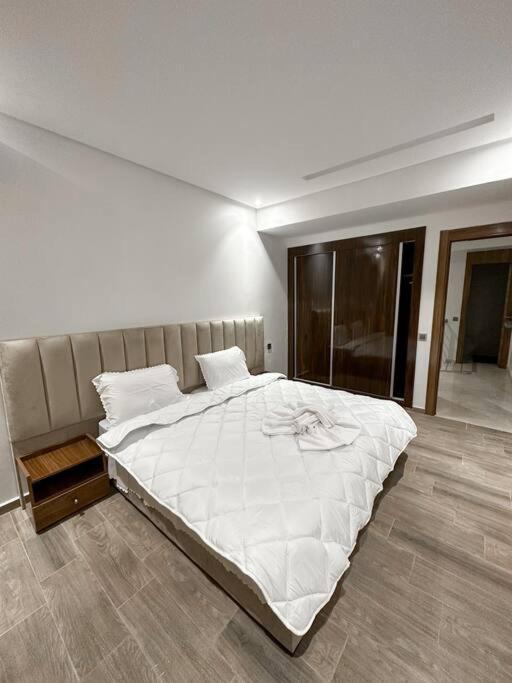 Spacious Duplex With Pool Near M Avenue Appartement *