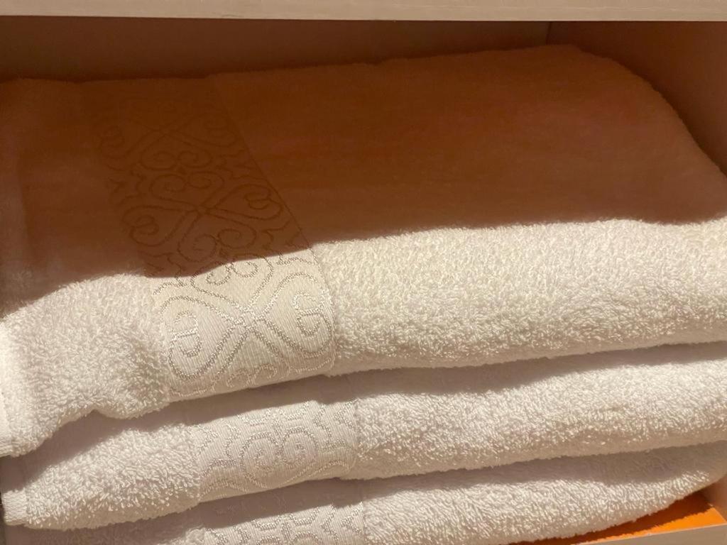 Apartamento Magnifique Spacieux Confort Propre Familial 2 Salon Et Salle A Manger A 20mn A Pied De Place Jemaa El Fina 4 Piscines Dans Espace De Golf A 12 Mn En Voitures L Entree Est Gratuit Pour La Clientele Ouvert Entre 10h Et 20h