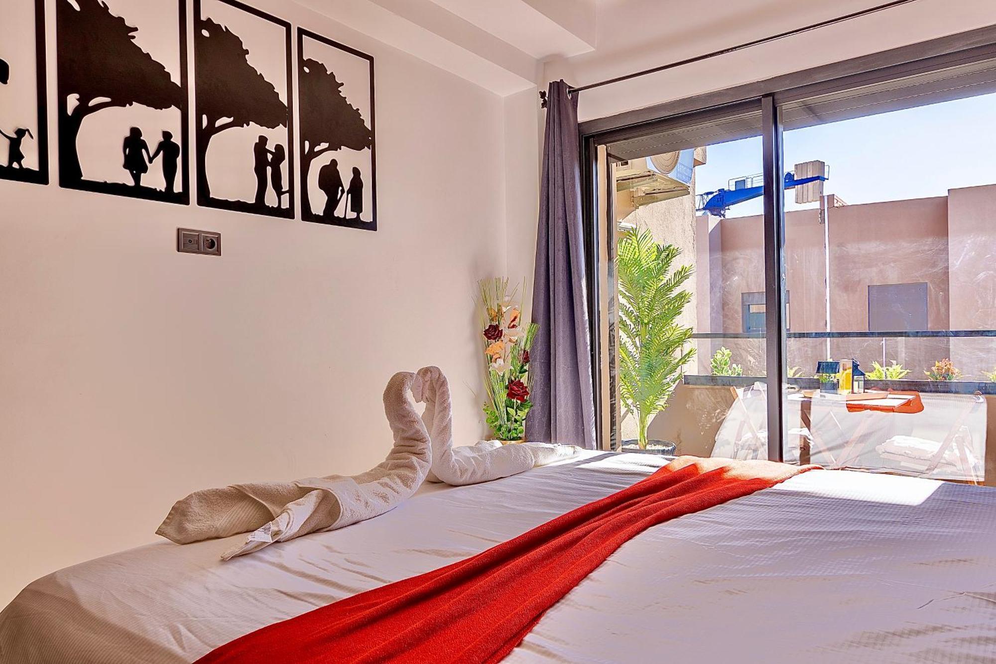 Pearl Suite: King Bed, Pool Joy