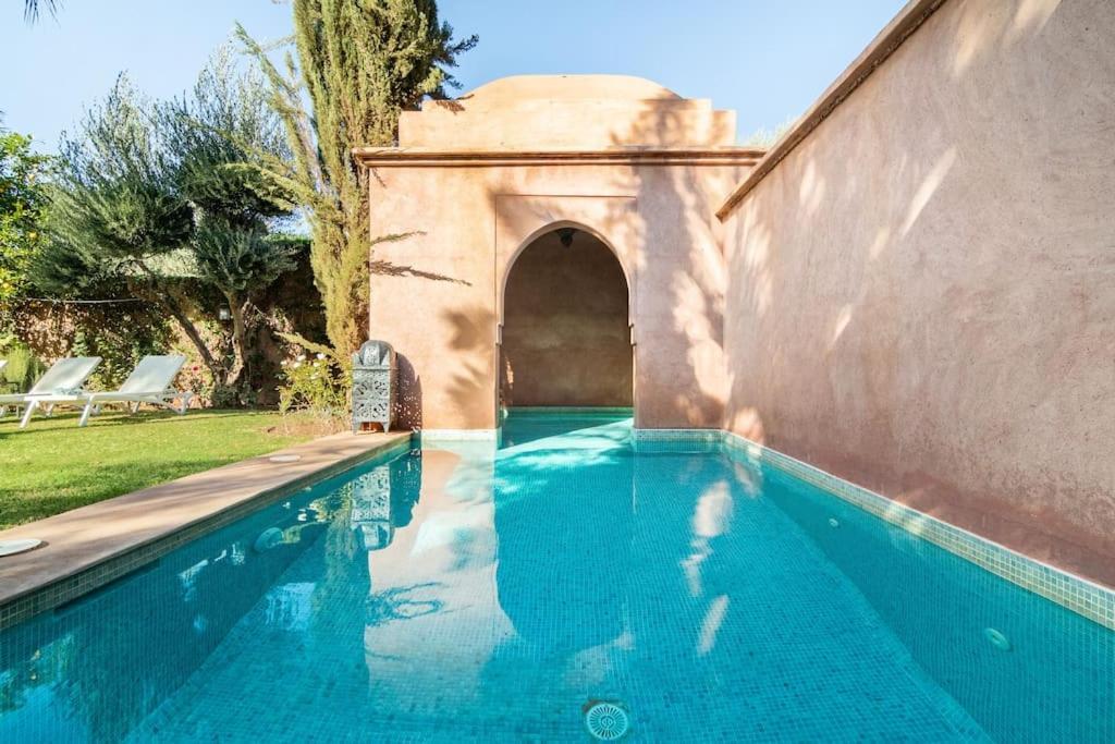 Pauline With Private Pool & Garden, Service And No Insight.