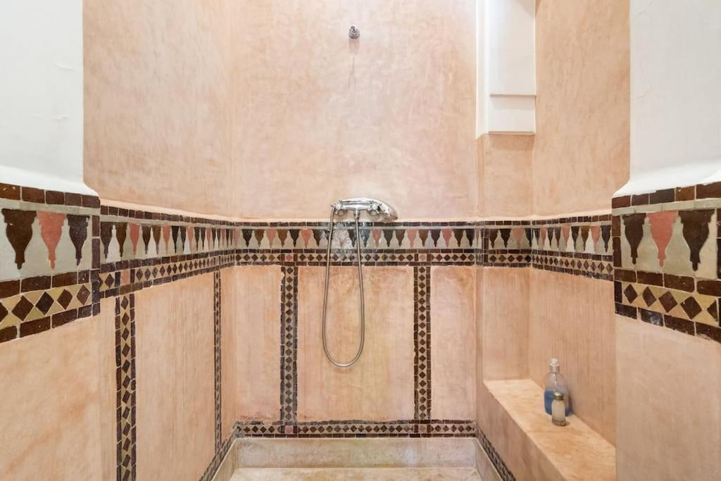 Pauline With Private Pool & Garden, Service And No Insight. Villa Marrakesh