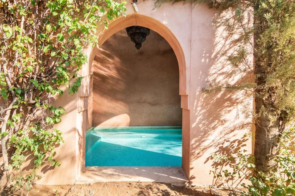 Villa Pauline With Private Pool & Garden, Service And No Insight.