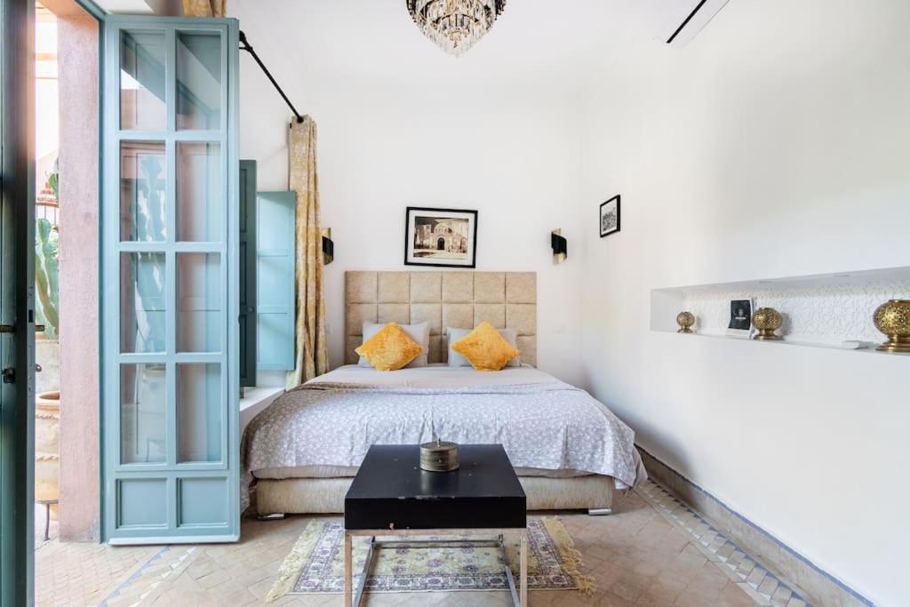 Pauline With Private Pool & Garden, Service And No Insight. Villa Marrakesh