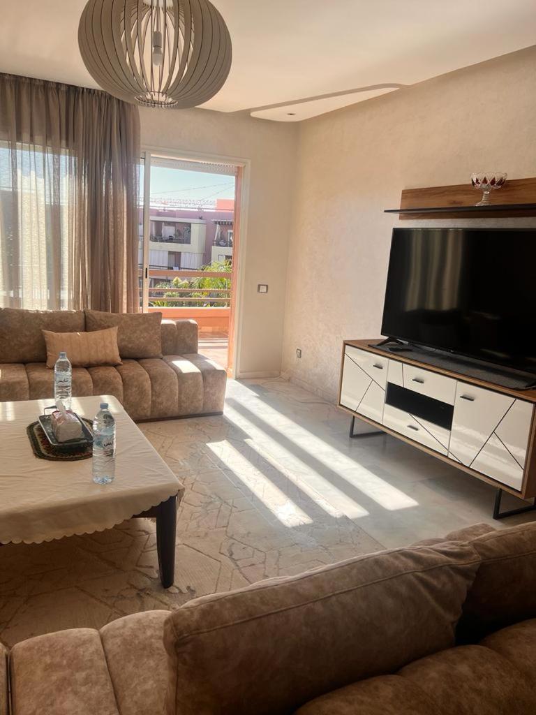 Luxury Pool View Garden Apartamento
