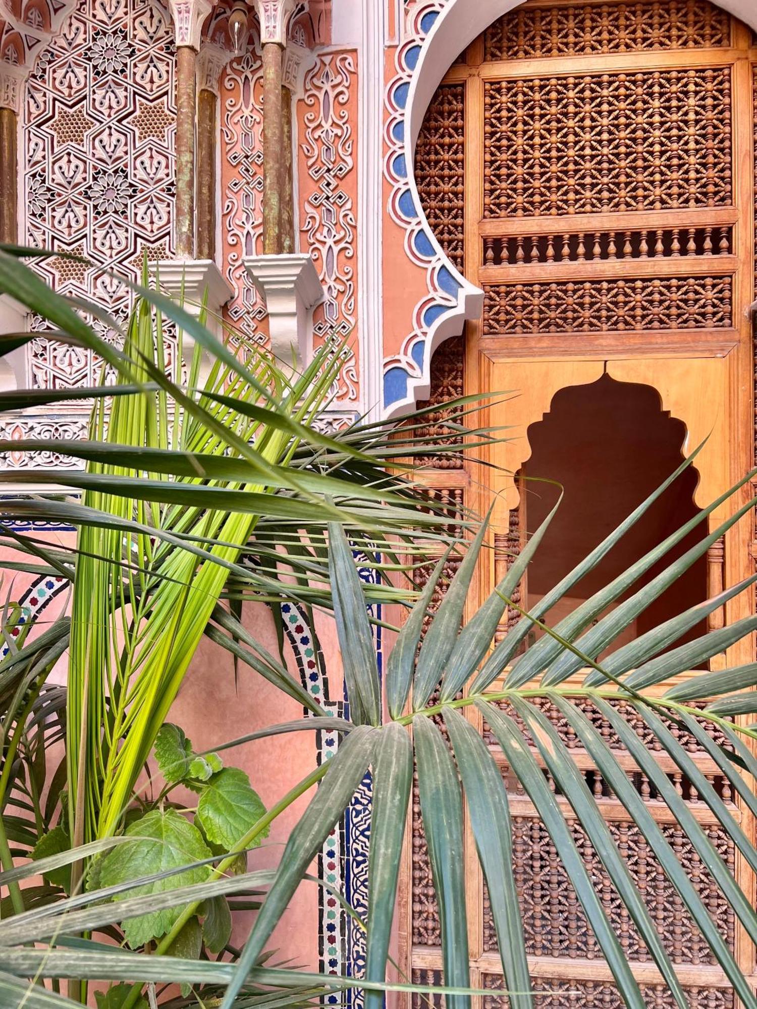 Riad Azad & 3*