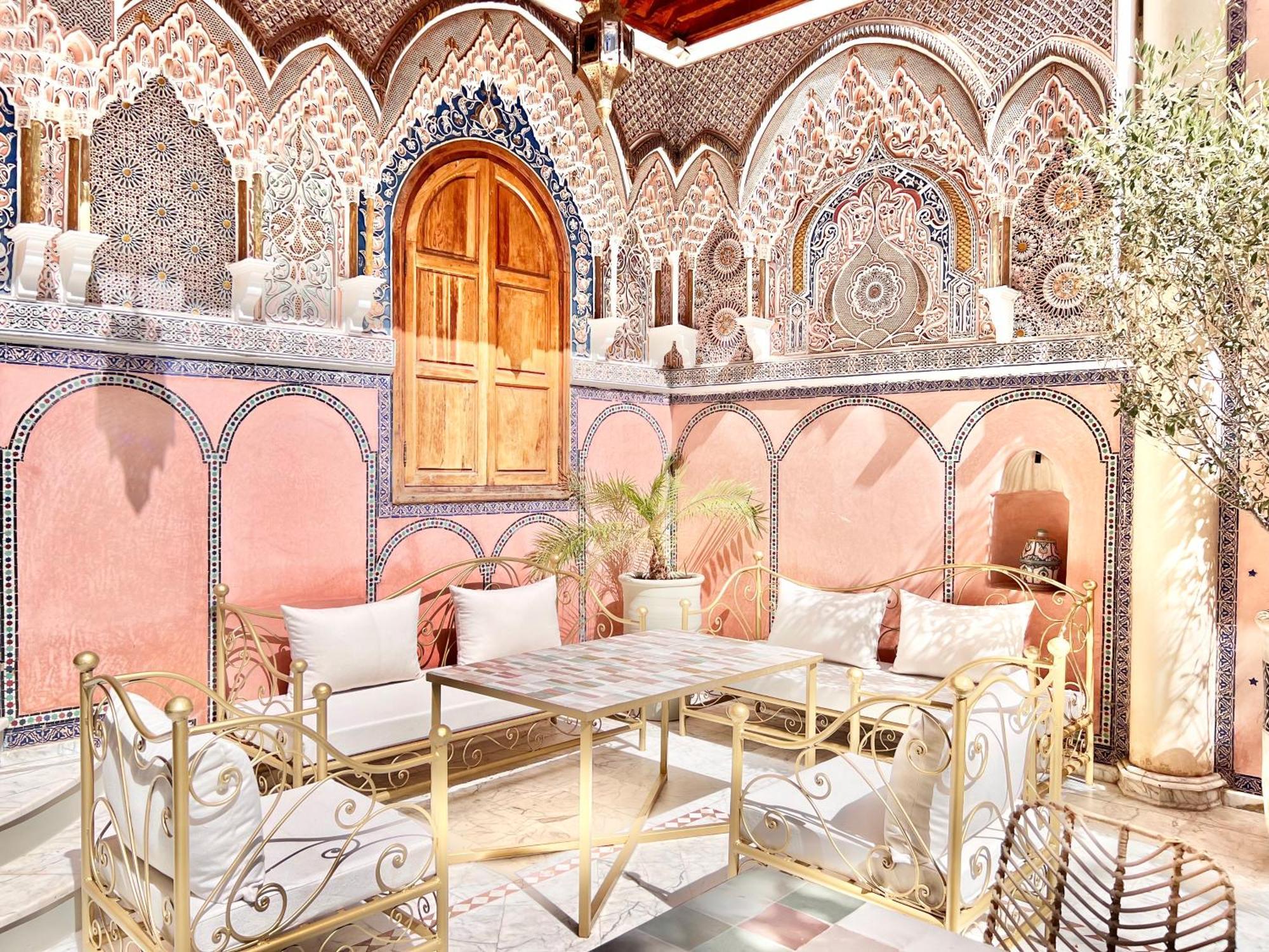 Riad Azad & 3*