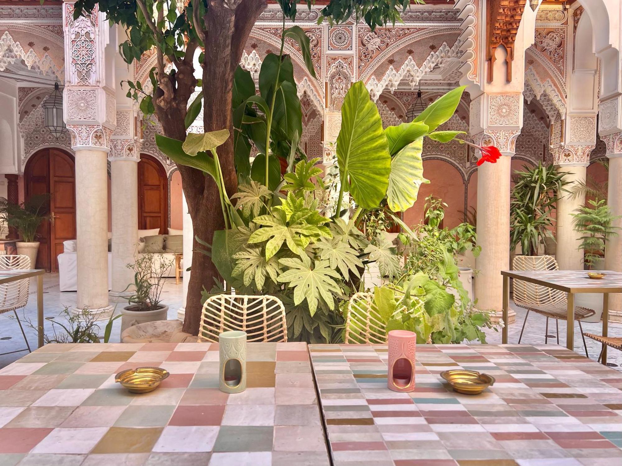 Riad Azad & 3*
