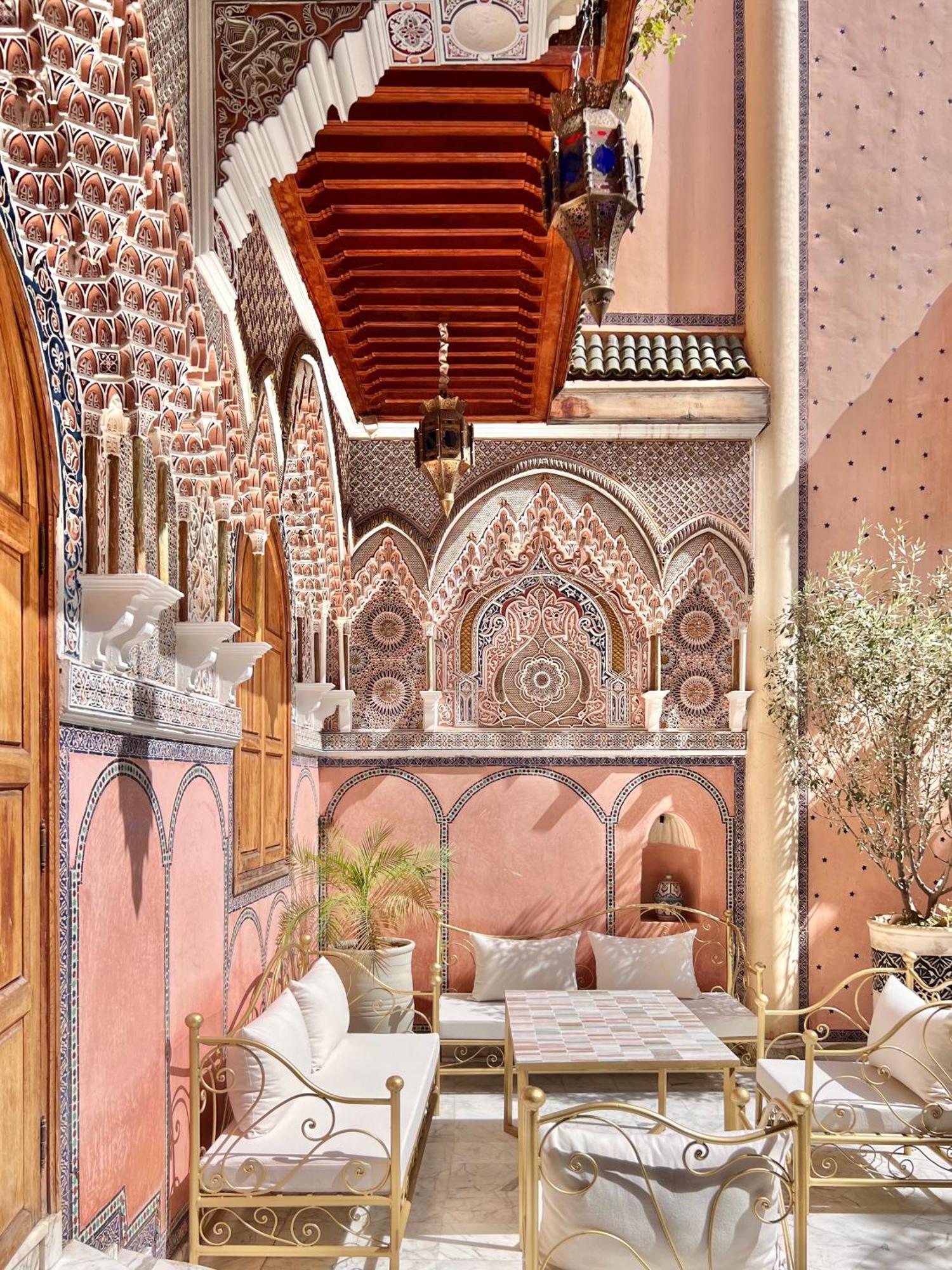 Riad Azad & 3*