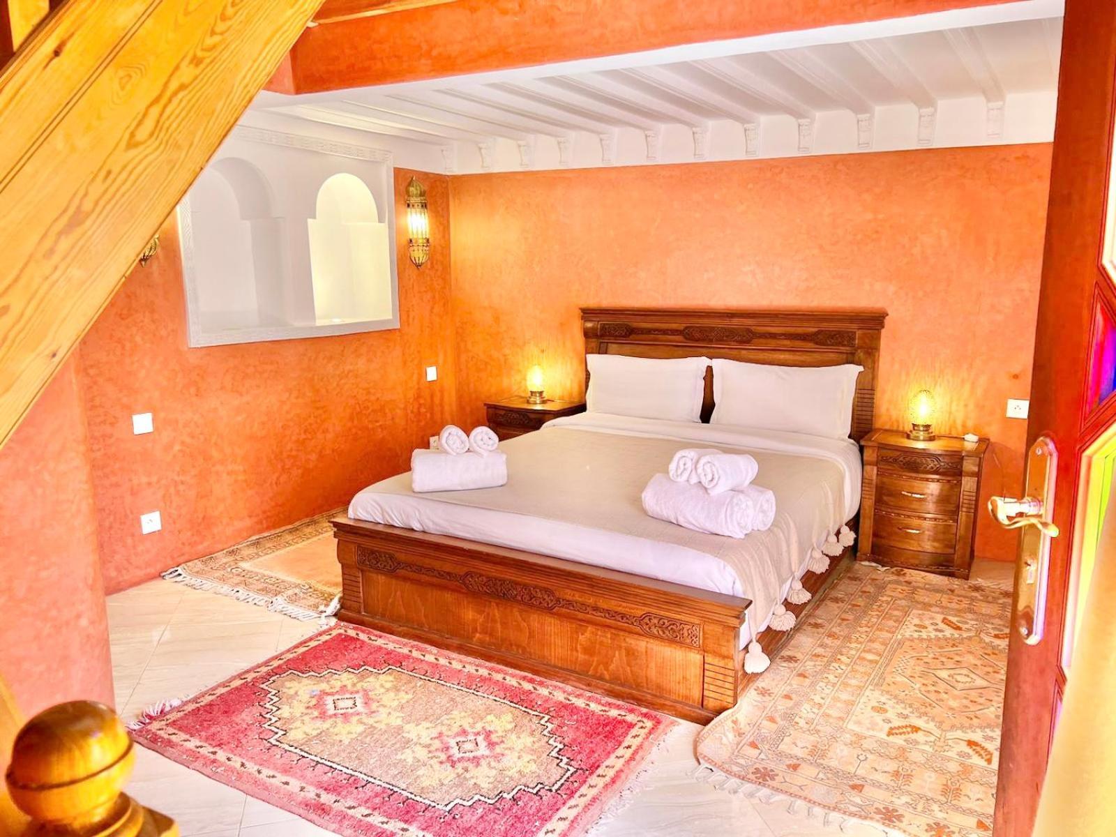 Riad Azad &