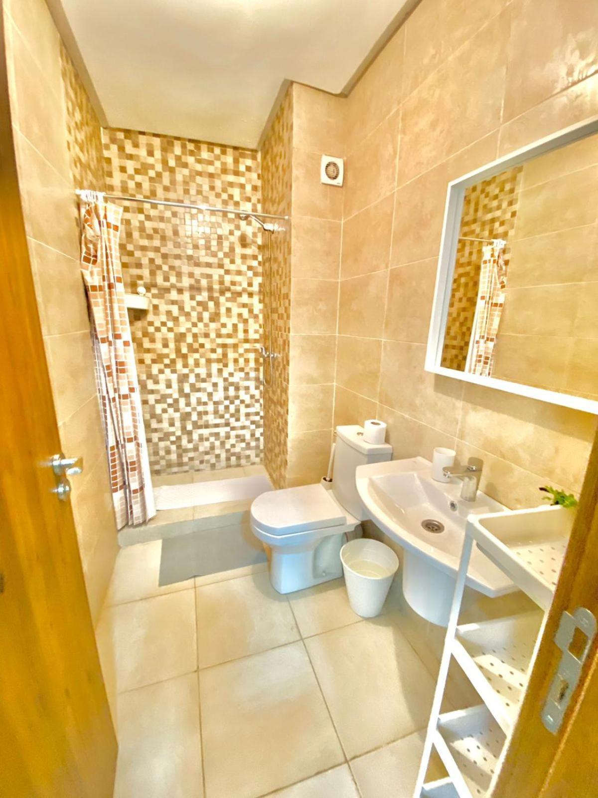 Appartement Avec Piscine En Face A La Gare Gueliz *