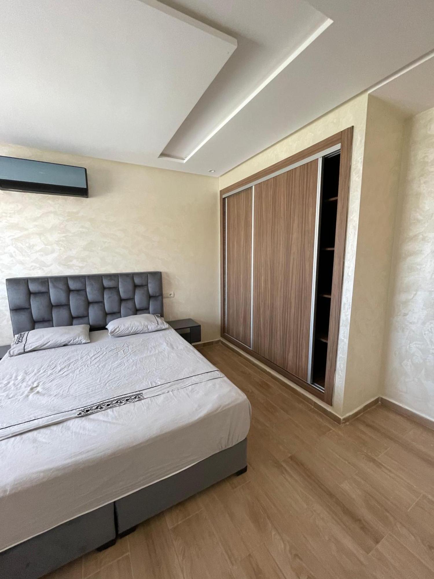 Appartement Confortable Avec Piscine Interieur *