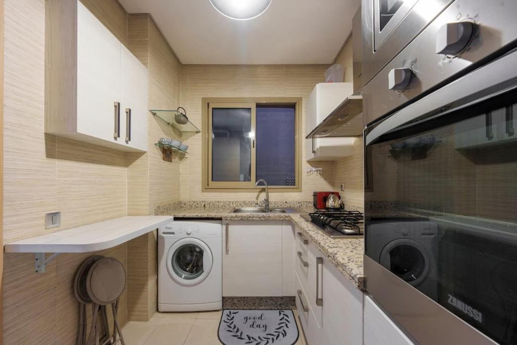 Appartamento Poolside Apartment's-green View
