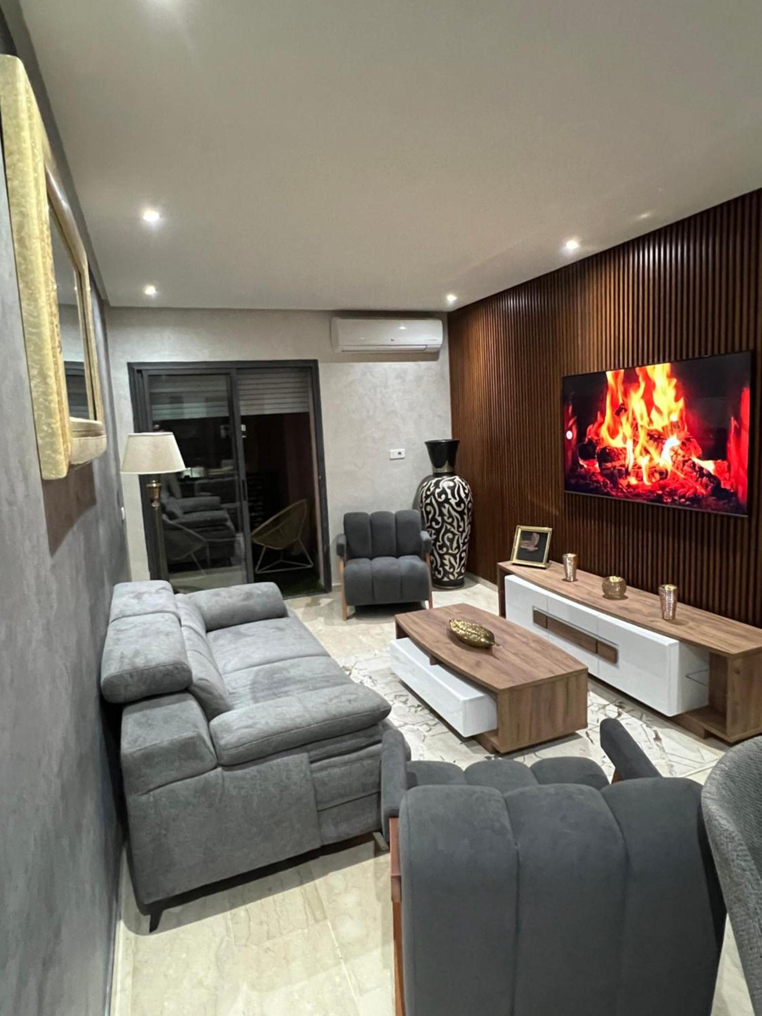 Apartment En Pleine Centre Gueliz En Face Theatre Royal *