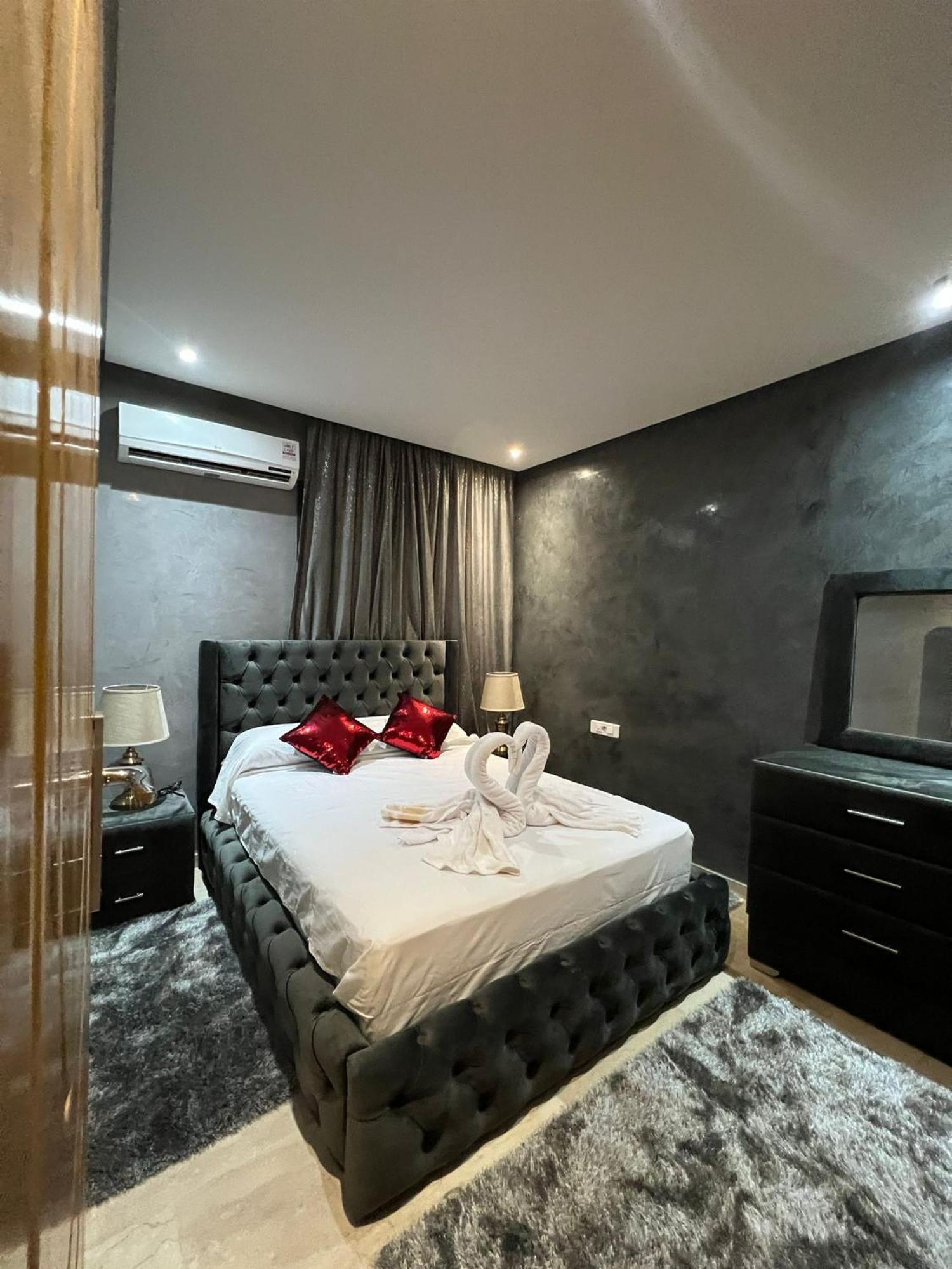 Apartment En Pleine Centre Gueliz En Face Theatre Royal *